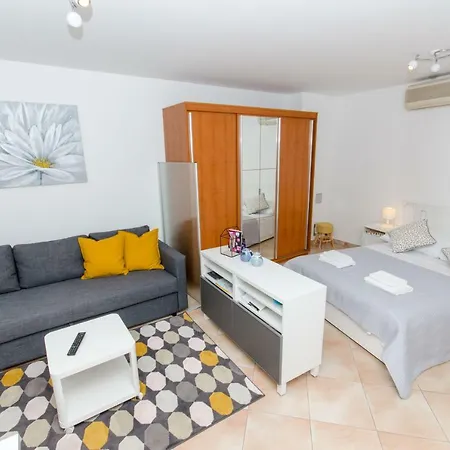 Studio Apartman - Zenta شقة سبليت